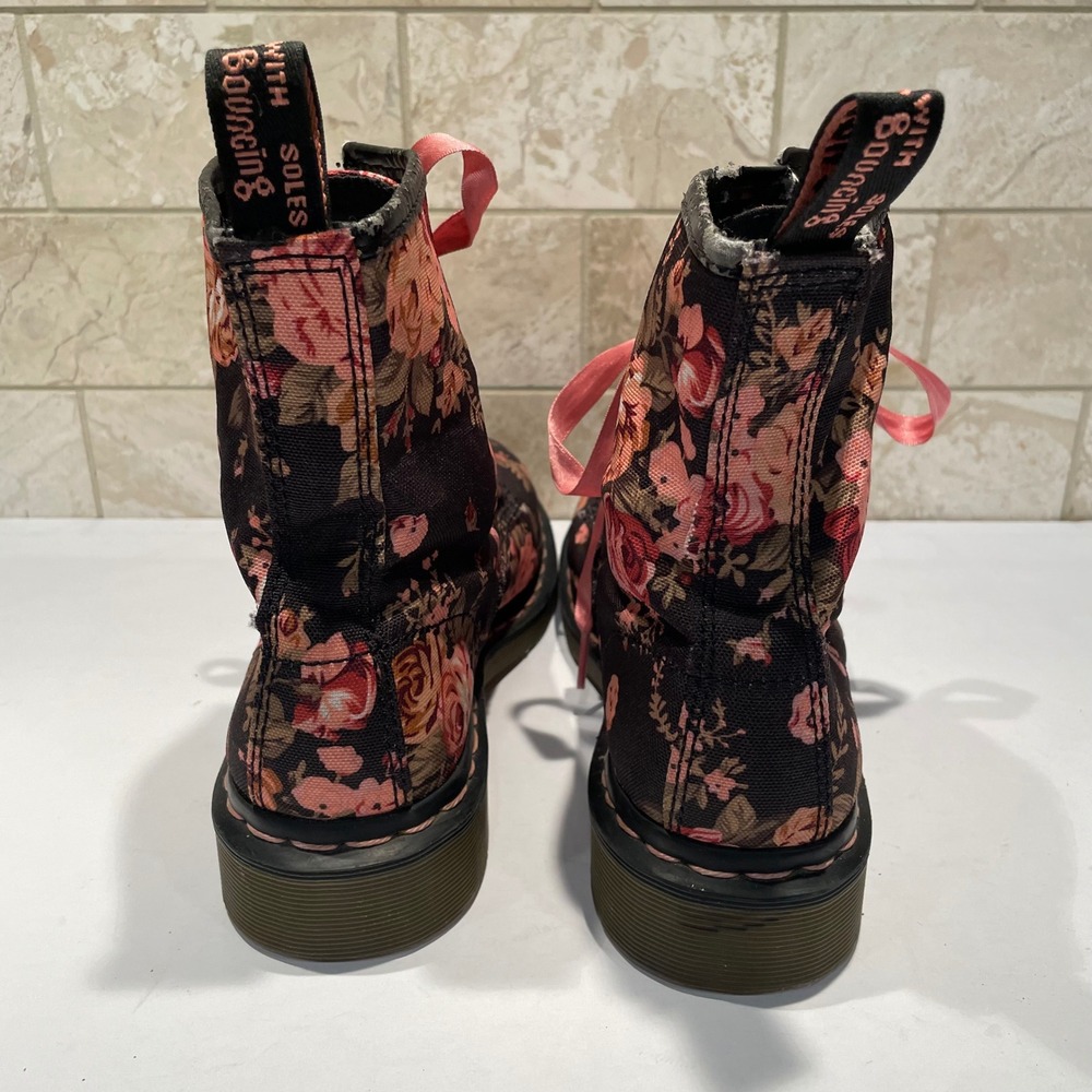 Dr. Martens 1460 Pascal Floral Canvas Boots Pink Ribbon Laces Womens 7 Flaw - Picture 7 of 9